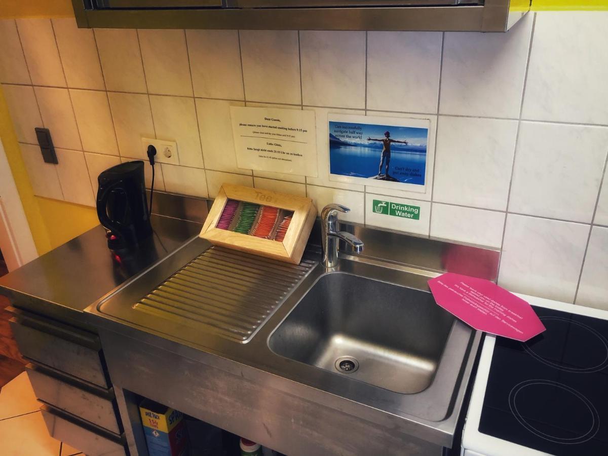 A Pousada Backpackers Dusseldorf - Self Check-In Exterior foto